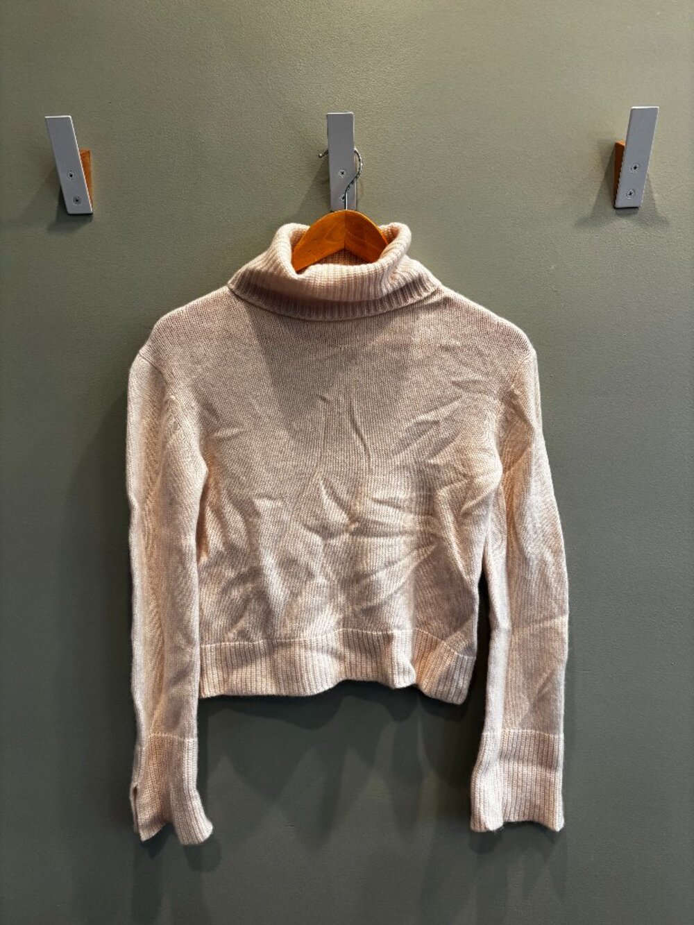 360 Cashmere Turtleneck Sweater